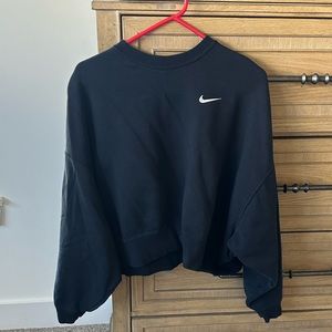 Nike Essential Crop Crewneck Sweatshirt